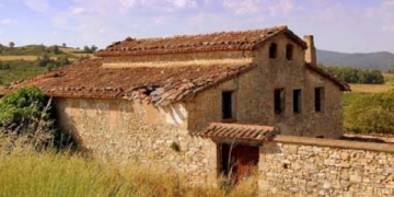 Castelló d’Empúries s’emmiralla en Torroella de Montgrí