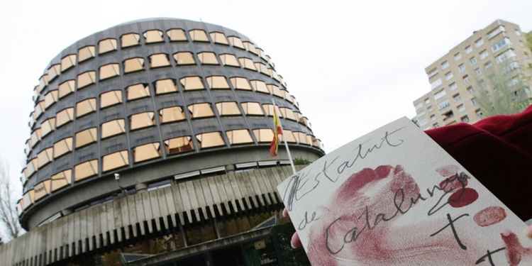 Del Tribunal constitucional a la independència. Passant pel Quebec