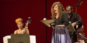 Amor i altres decepcions contra les cordes