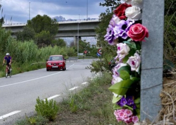 Rams de flors a la cuneta