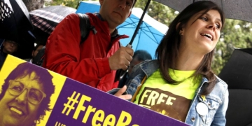 La Dolors a judici: digna, ferma, serena