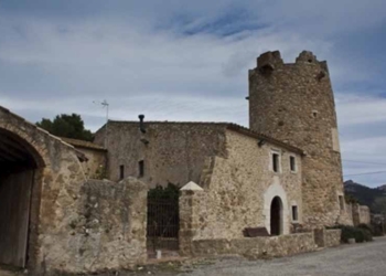 El Mas Ral, vestigis d’un aflorament volcànic i un antic forn de rajols