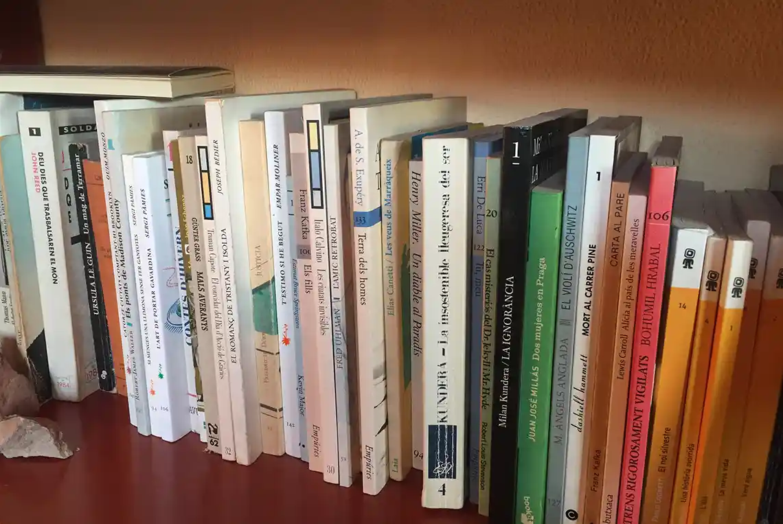 Sense llibres no hi ha lectura i sense lectura no hi ha llibres.