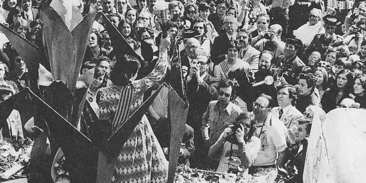 Sardanes,  senyeres i alguna cosa més