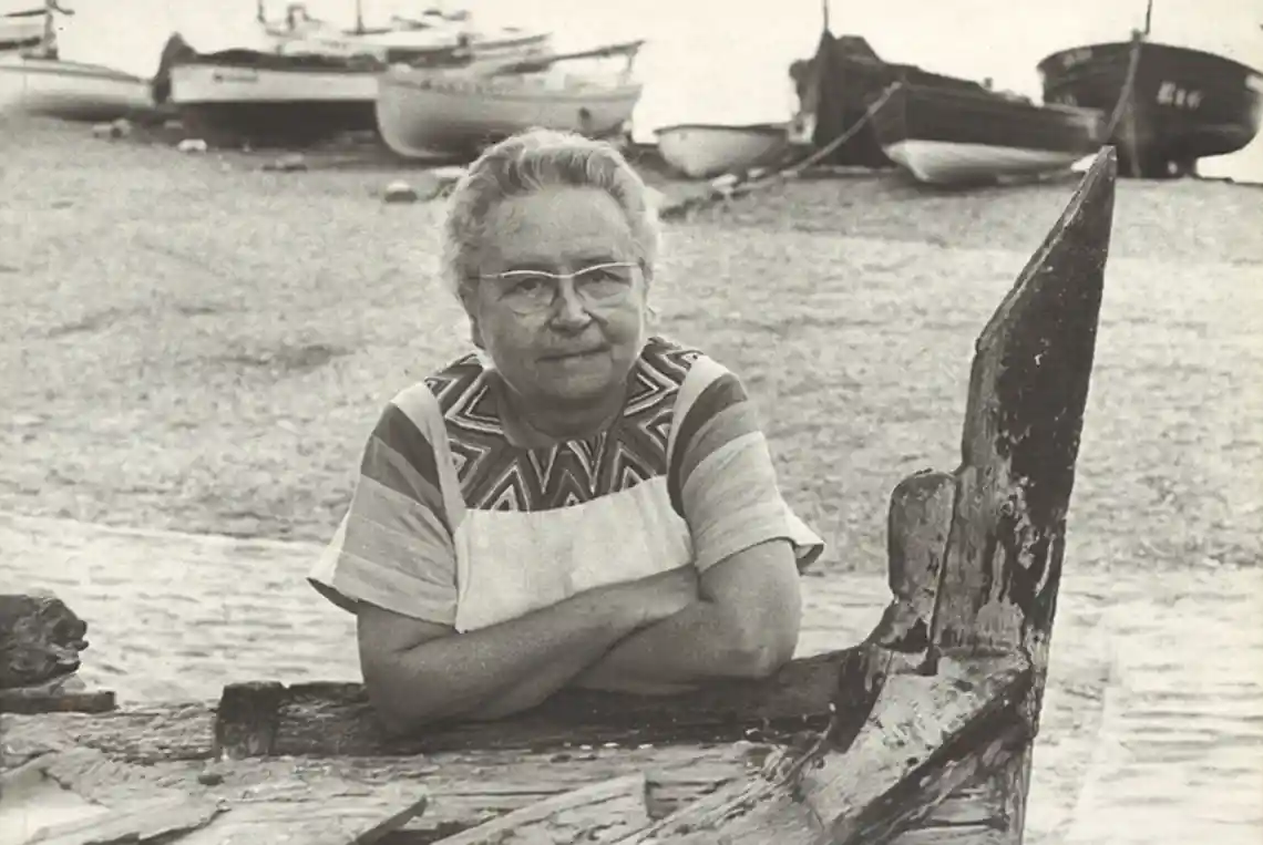 Rosa Leveroni, “una poeta encara parcialment inèdita”.