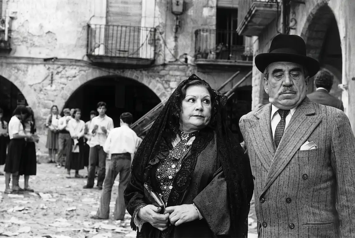 A mítings, tot fent d’extres