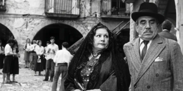 A mítings, tot fent d’extres