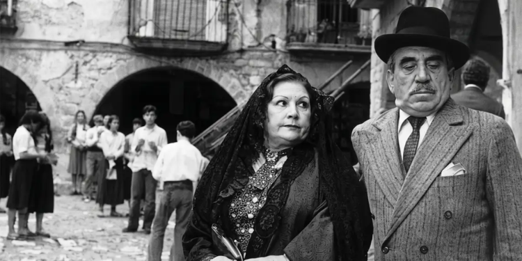 A mítings, tot fent d’extres